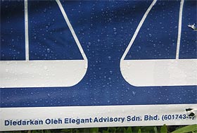 kuala berang by-election 260804 elegant advisory closeup 01