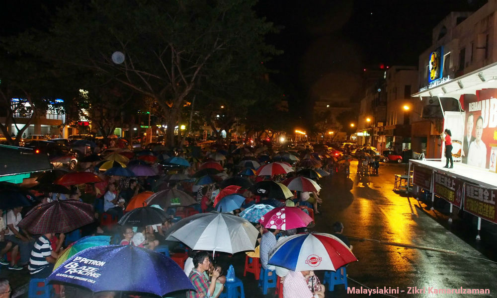 Umbrella forest pops up at DAP's Miri ceramah