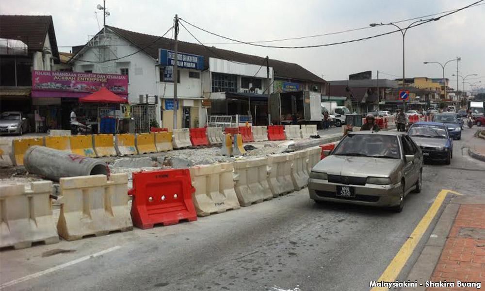Residents on tenterhooks over holes in PJ roads