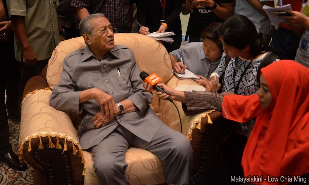 Vote out Najib to change PM, save BN, says Dr M