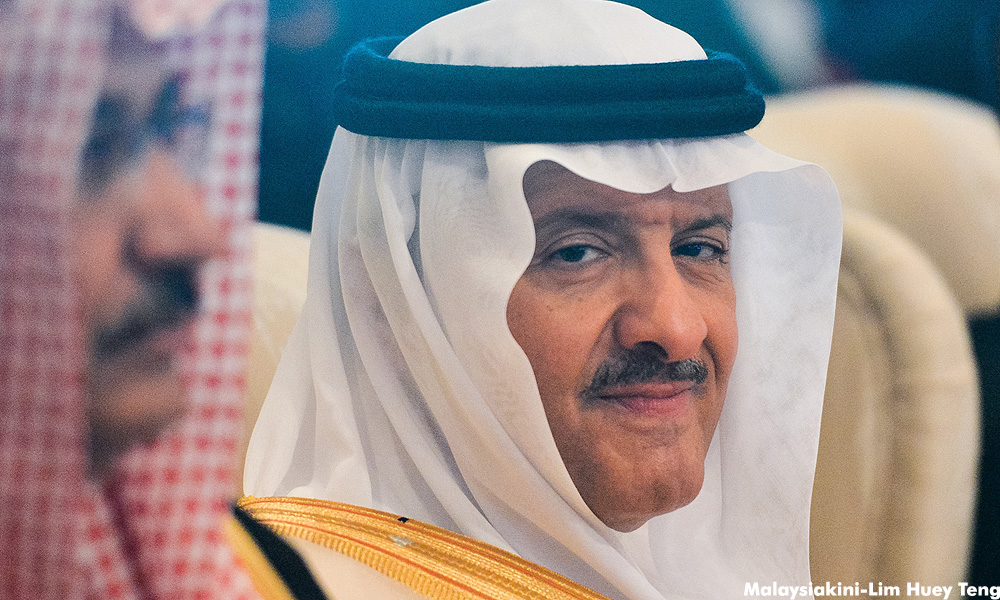 Saudi prince says kingdom never gives money to cause political turmoil
