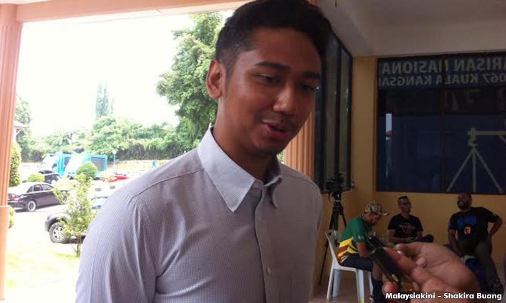 Papa S Empty Seat At Dining Table Brings Tears To Late Mp S Family