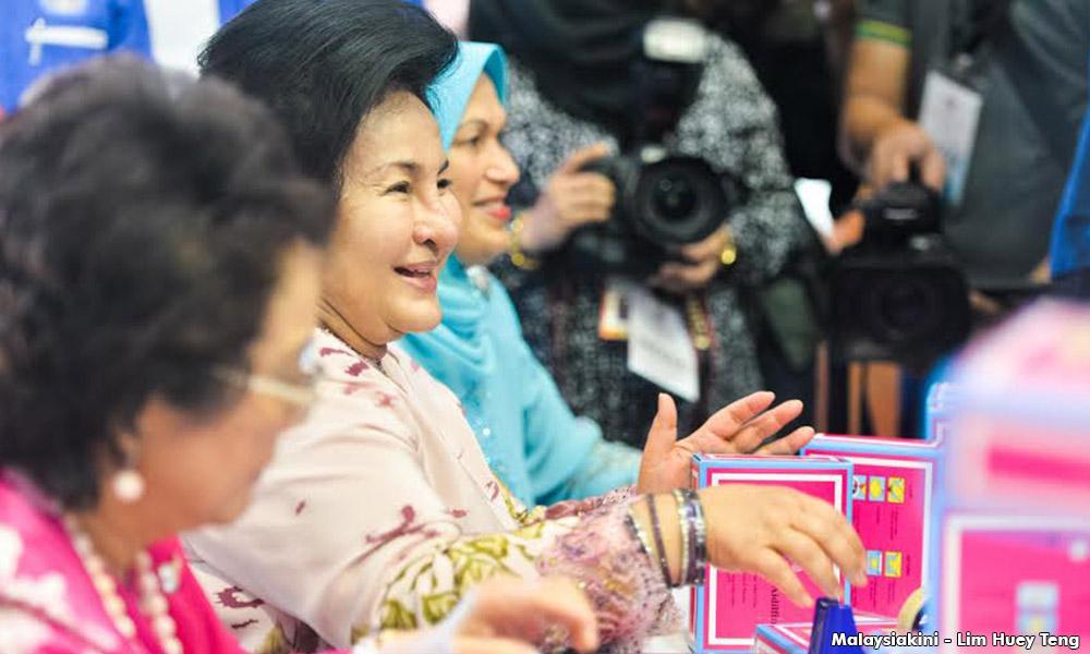 ‘Rosmah bukan menginap dua bulan di atas awan’