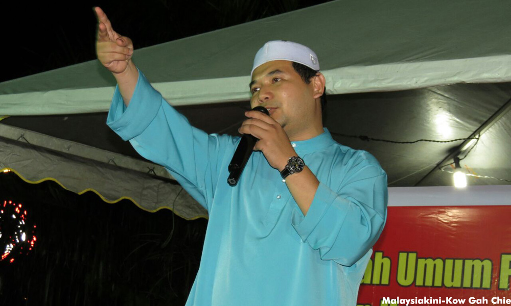 Cops probe Rafizi for criminal intimidation over 'atomic bomb for PM' joke