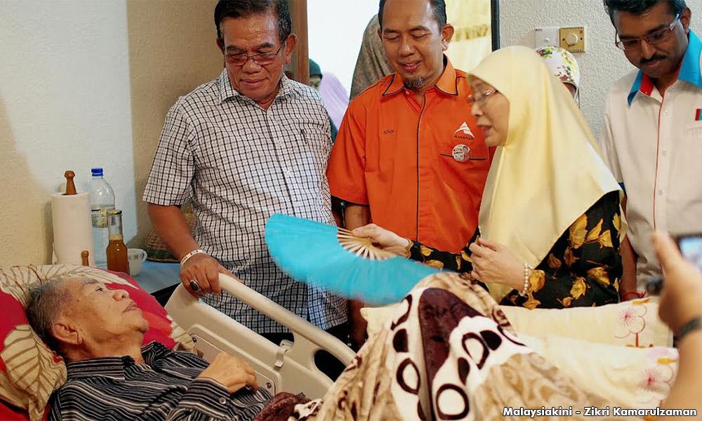 My son can cut off PAS' head, says Umno veteran
