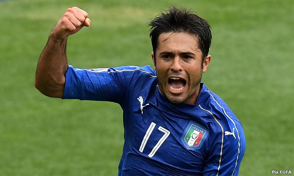 Italy leave it for late, down Sweden 1-0 to reach KO stage