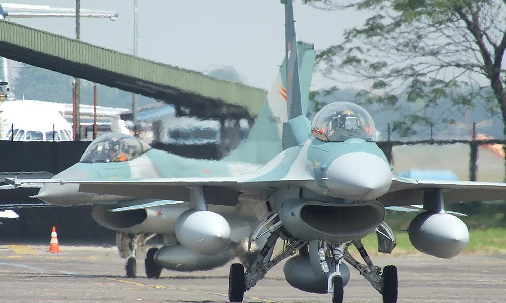 Hisham: Jets issue to be resolved through diplomatic channels