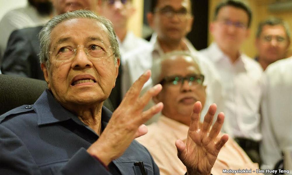 Annuar Musa: Better for Dr M to form own party than to 'backstab'