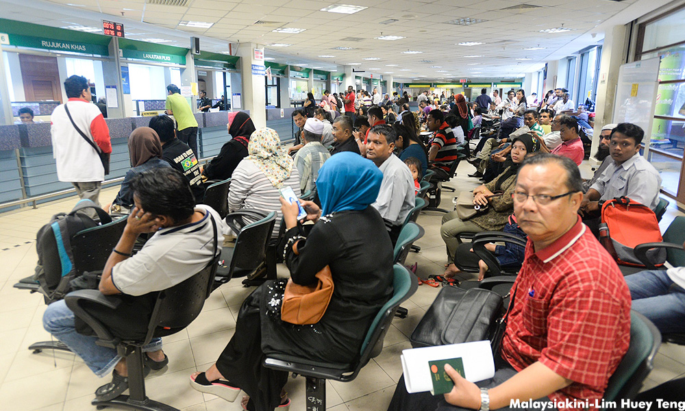 A looong wait at the passport office