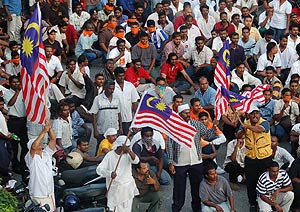hindraf british petition rally 251107 malaysian flags