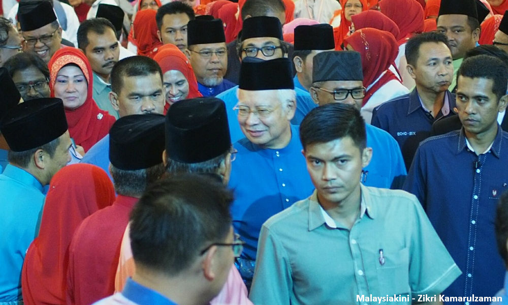 Hand-kissing test; cabinet split on foreign meddling; Chinese red shirt protesters