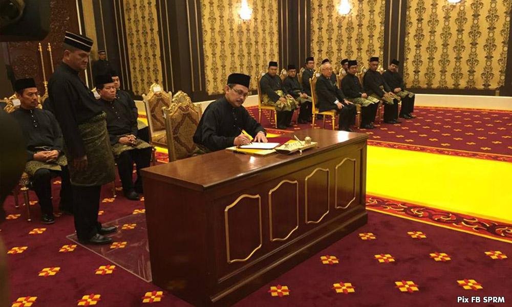 New MACC chief sworn in before Agong