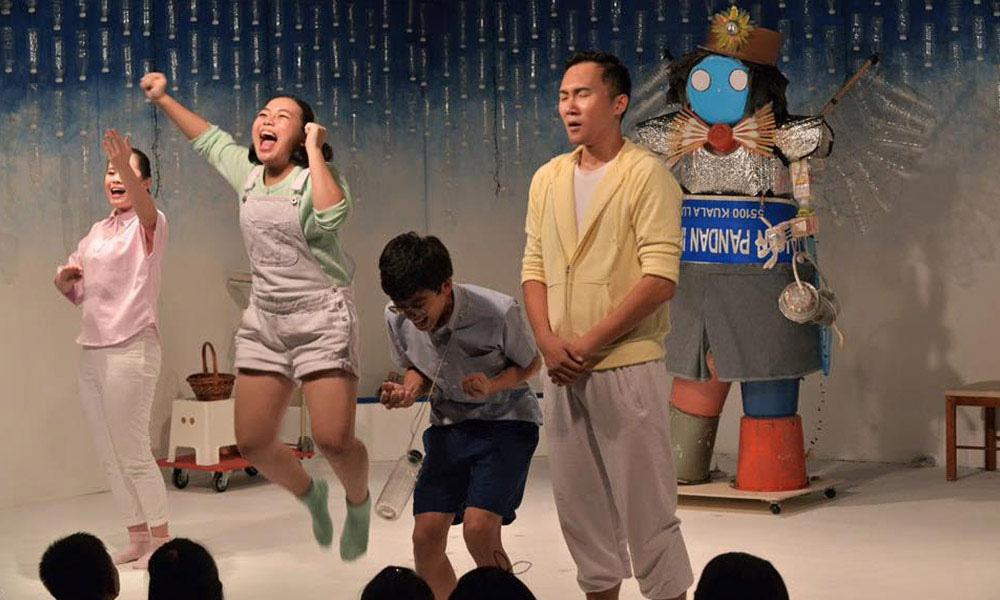 《不准回头望》儿童剧的道具与解药