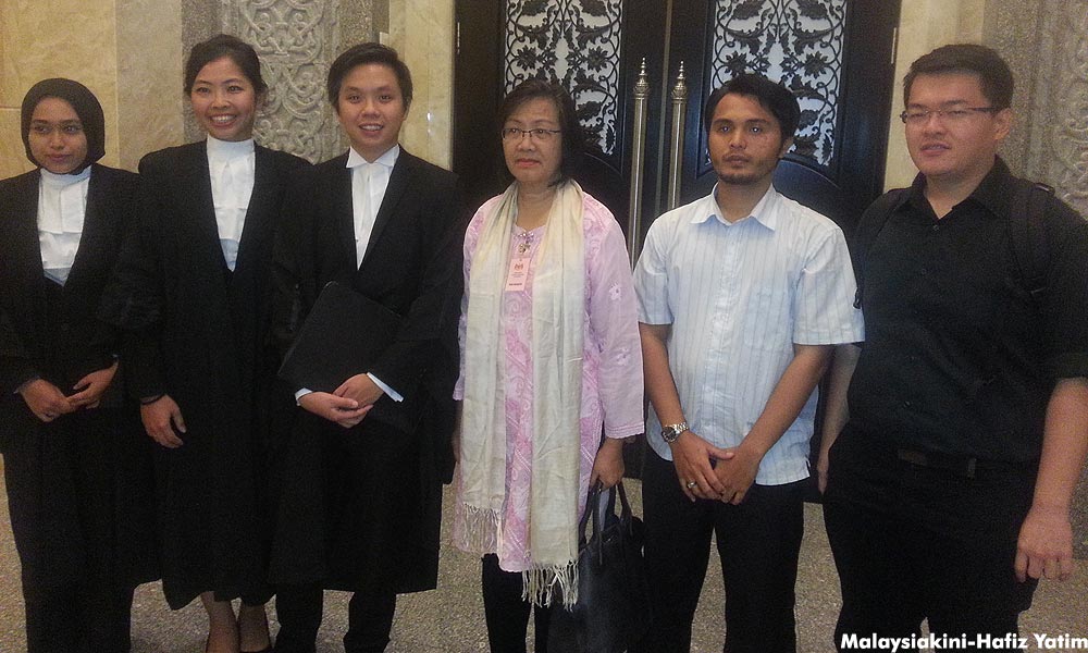 Court declares ban on Bersih yellow T-shirt 'unreasonable'