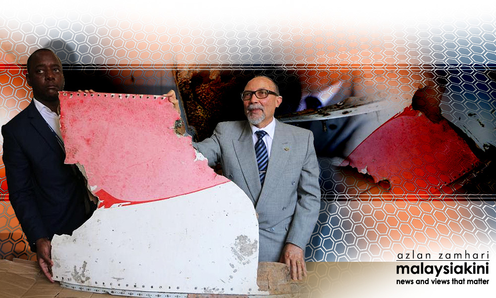 'MH370 debris' exhibited in Mozambique