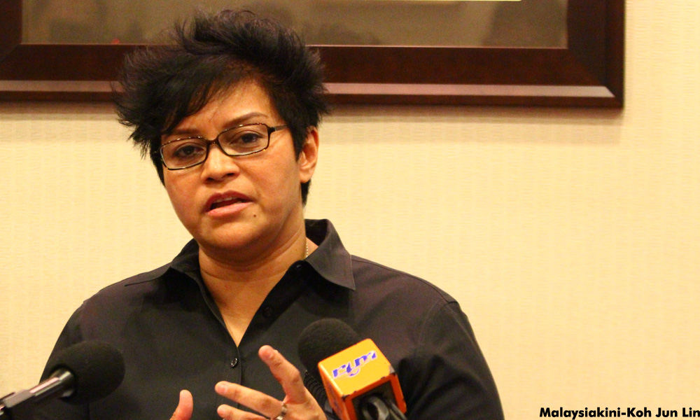 Azalina wants stern action on civil servants who slander gov't