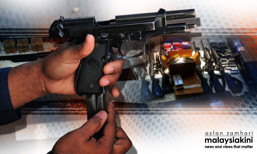 Polis maut terkena tembakan ketika selenggara pistol