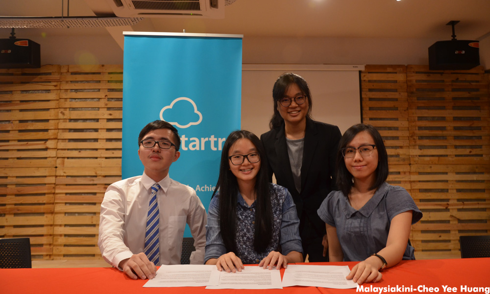 Crowdfunding campaign leads JPA bursary students to study abroad