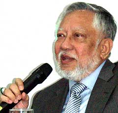 syed ahmad idid 271107 close up