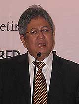 zaid ibrahim at kl rotary club talk 051207 talking