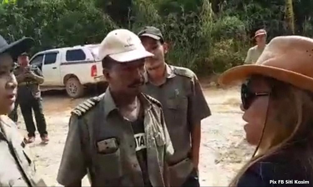 Forestry Dept bars lawyer from sending aid to Orang Asli blockade