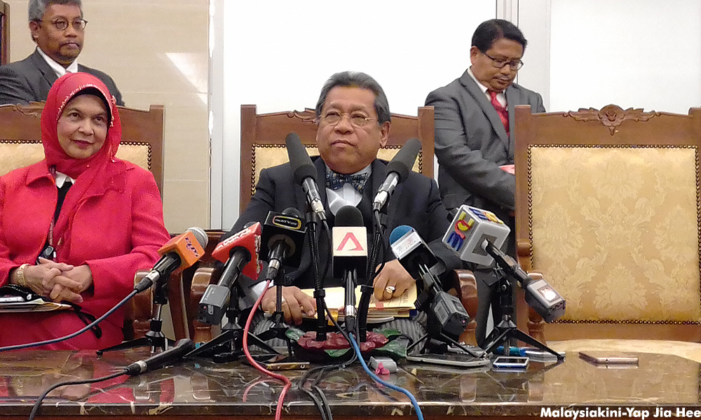 Media group urges Pandikar to reverse ban at Dewan hallway