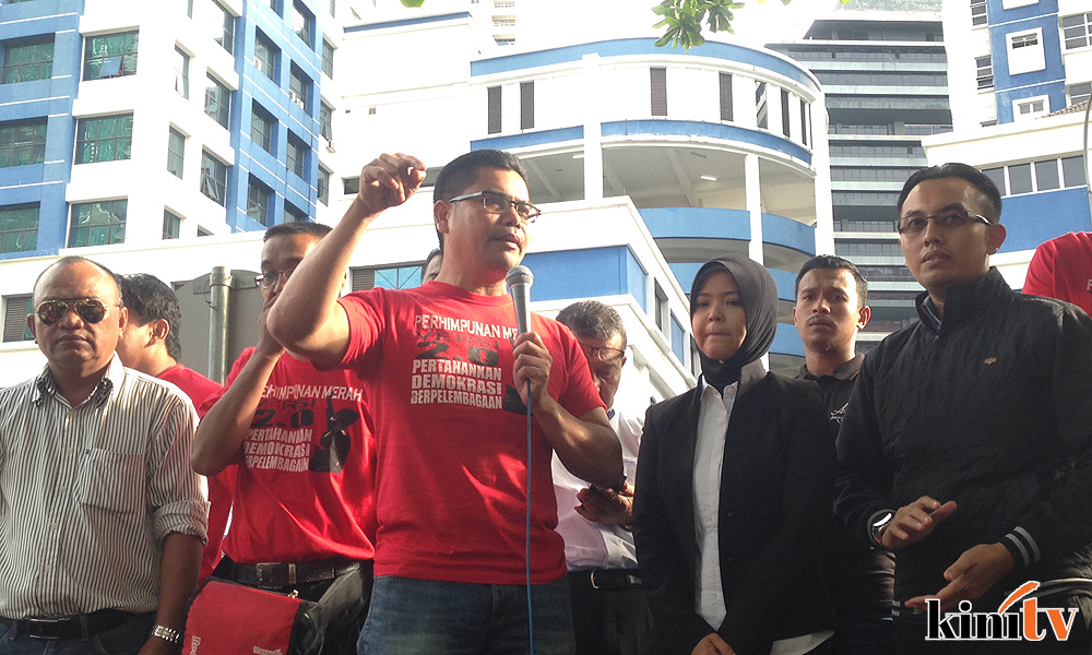Reds rallies troops; the Mahathirs diss TN50; made-in-China navy ships