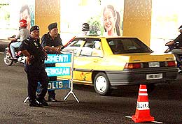 bersih parliament police road block bangsar 111207 relax