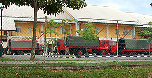 hindraf kamunting prayer 161207 fru trucks