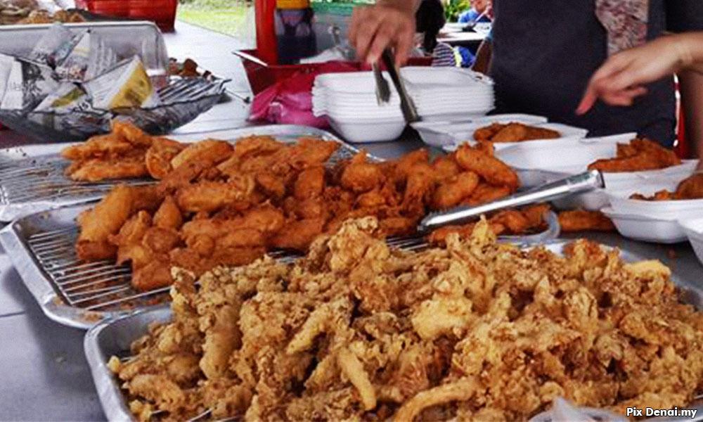 Pendapatan jual pisang goreng sama gaji diploma