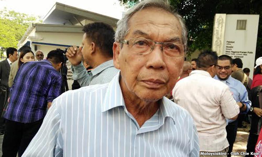 Ex-EC chief not ruling out contesting in GE14