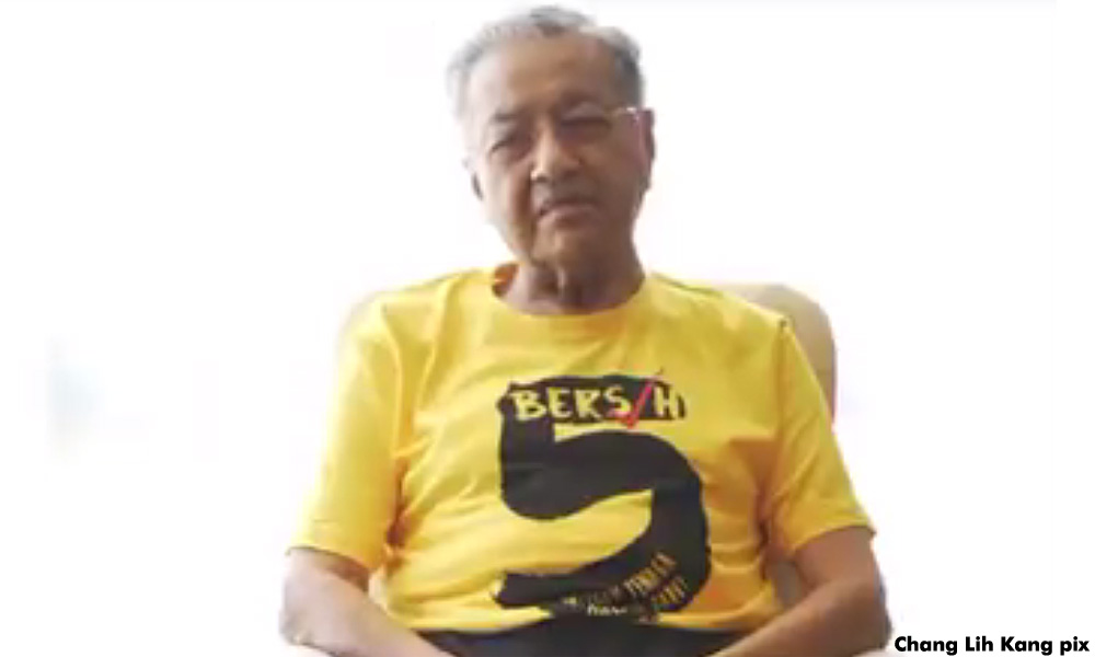 Mahathir will be overseas during Bersih, but pledges his support