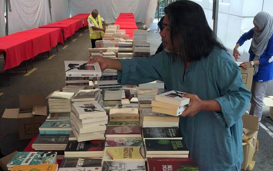 Jualan Garaj ITBM tawar 1,600 judul buku