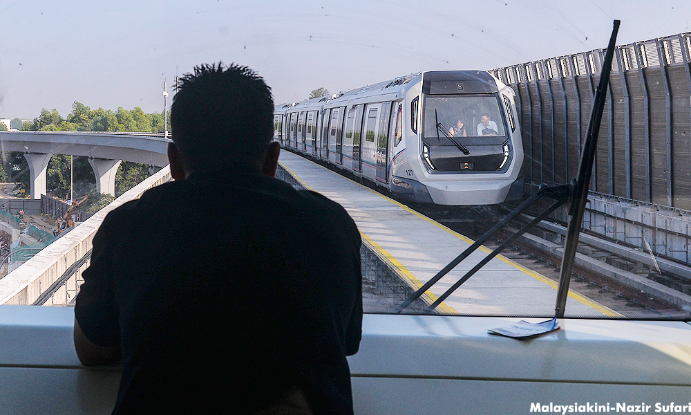 Rafizi and BN continue to rumble over MRT cost