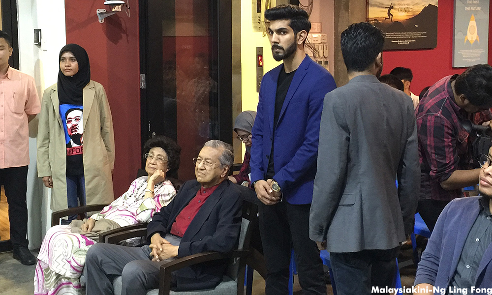 ‘Mahathir hanya perkuda mahasiswa bagi jatuhkan Najib’