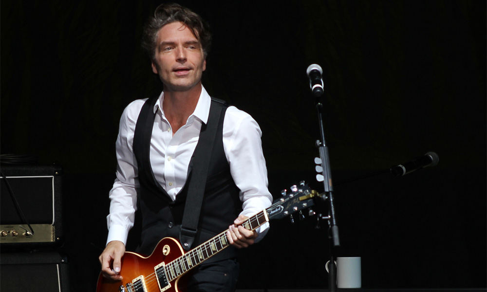 Richard Marx tenangkan penumpang mabuk