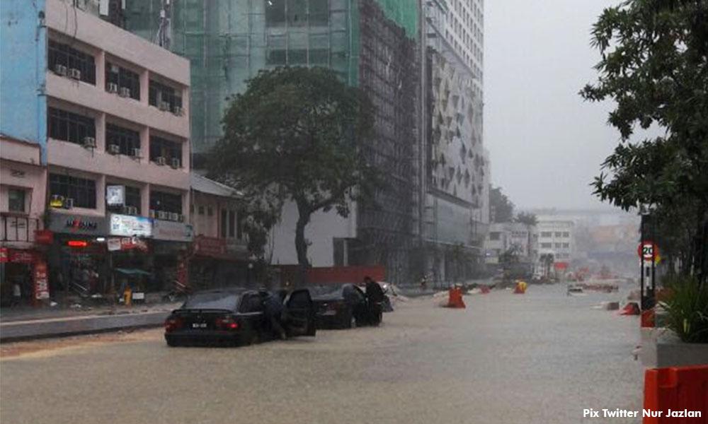 Fewer flood evacuees in Johor