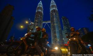 18 'ulat foto' KLCC ditahan kerana serang lelaki