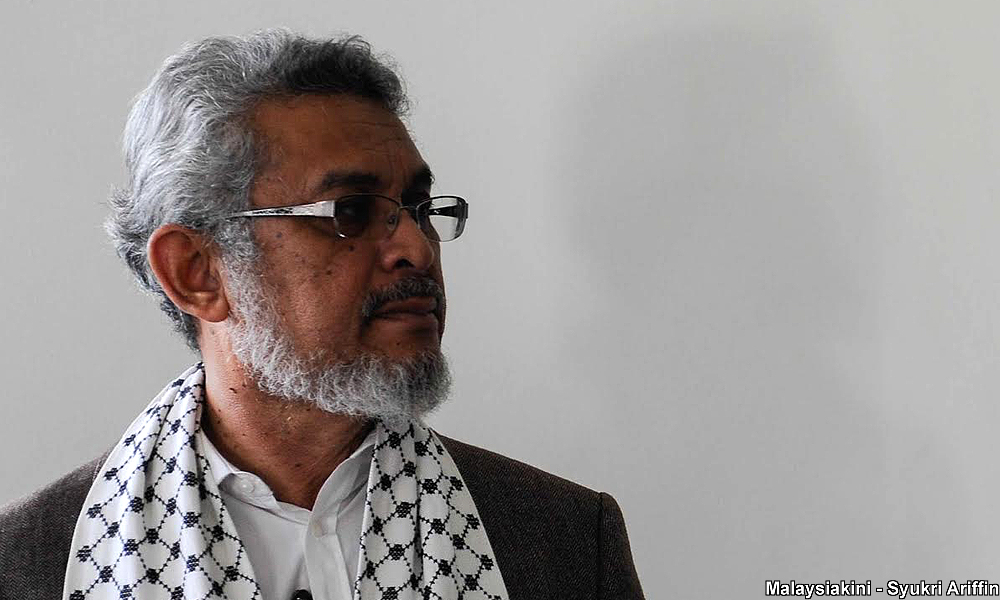 Syariah court fines Khalid RM2,900, parliamentary seat at risk