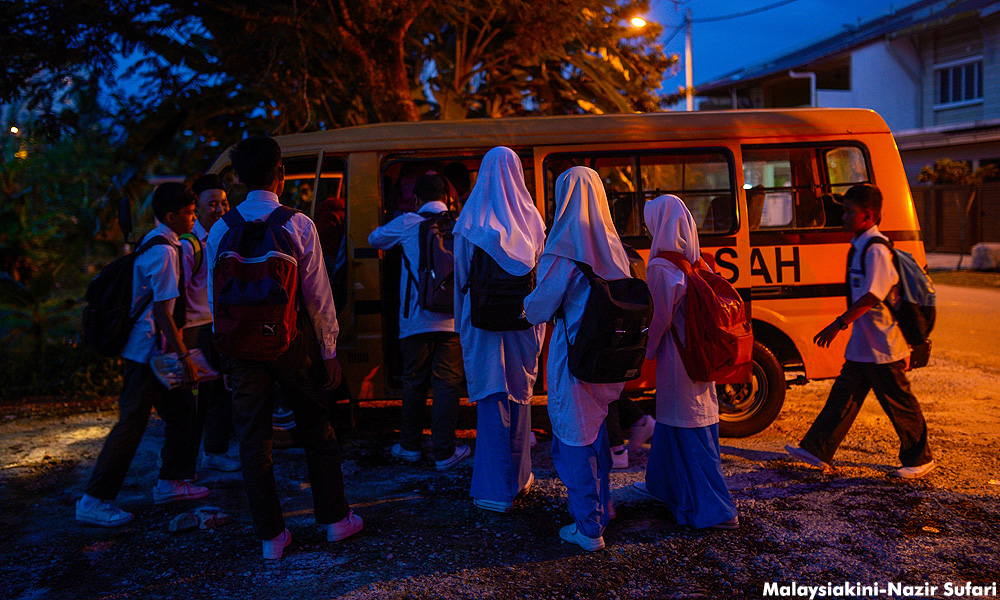 Kerajaan mesti bantu pengusaha bas sekolah