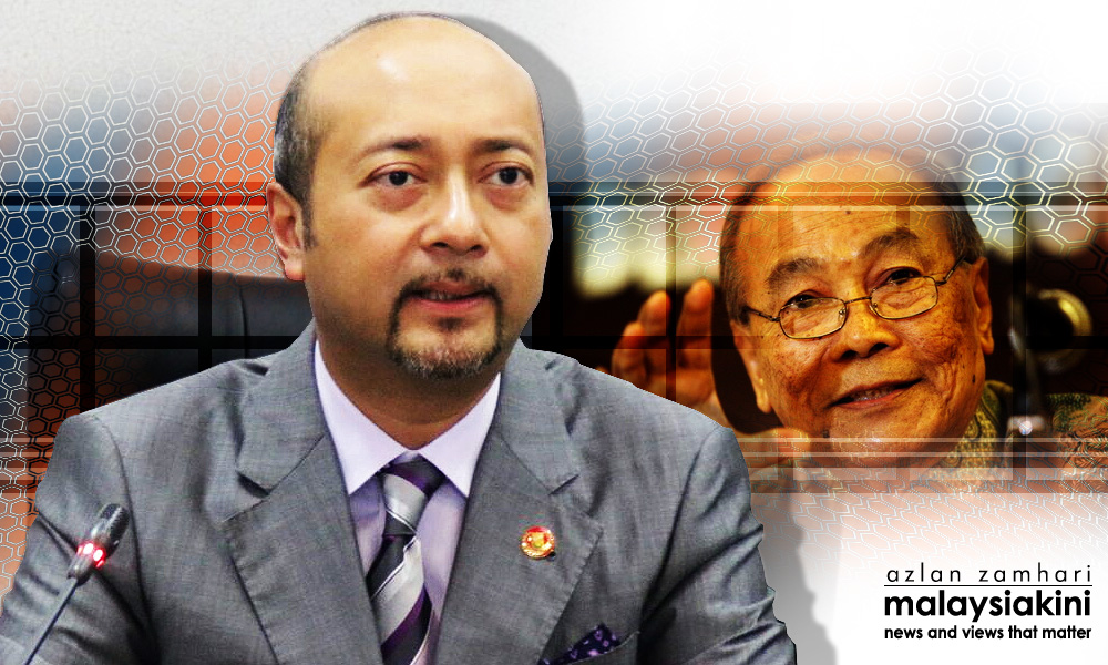 Mukhriz sues Tunku Aziz for defamation over secret pact remarks