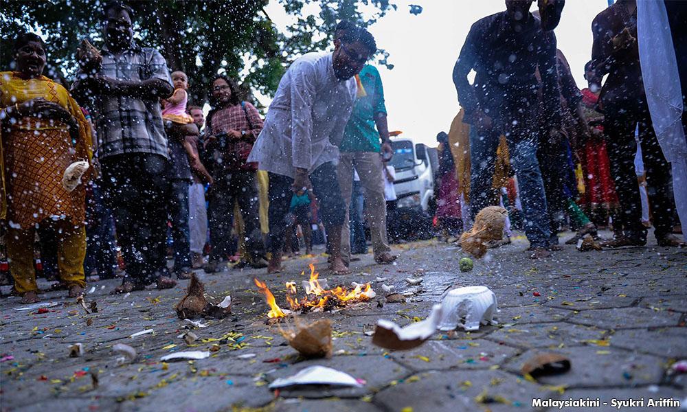 Thaipusam: Kurangkan pecah kelapa elak pembaziran