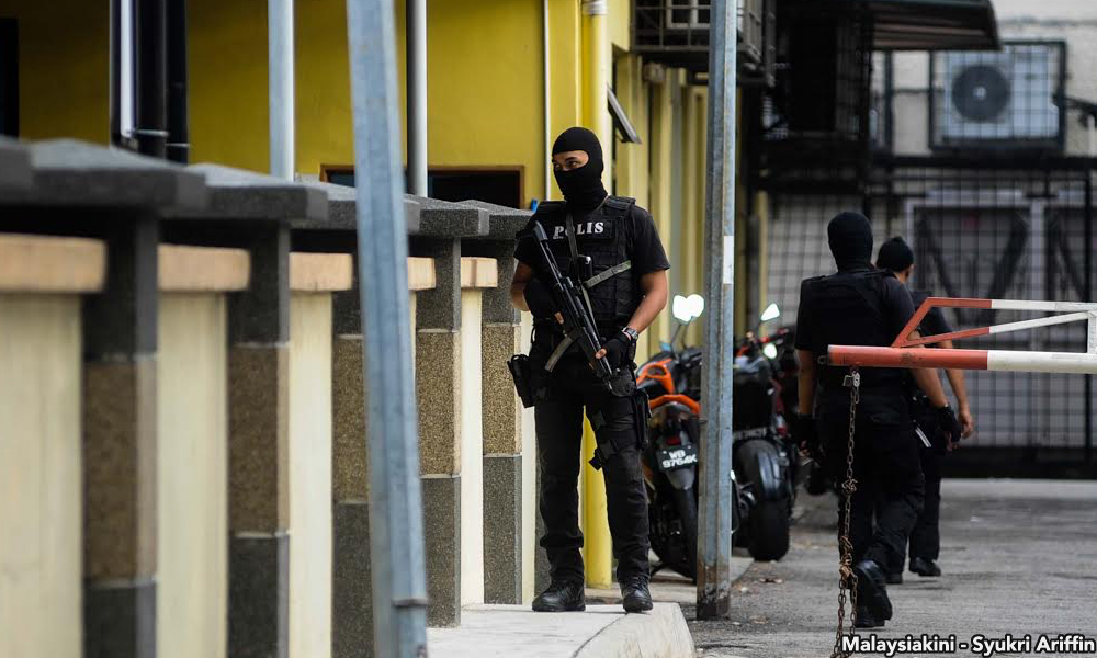 Armed cops in balaclavas deployed outside HKL morgue