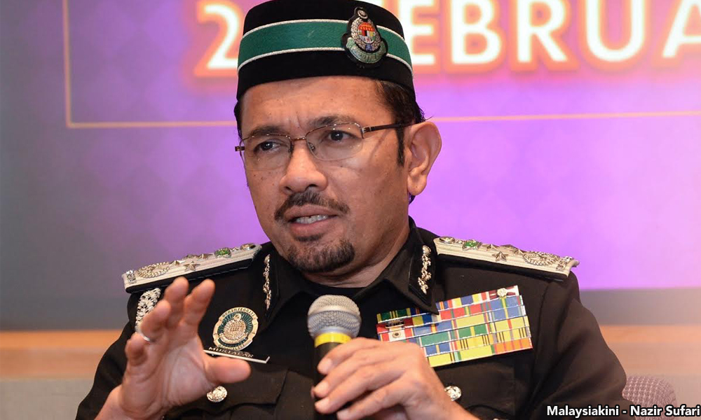 Surrender or face fine and jail, foreign workers told