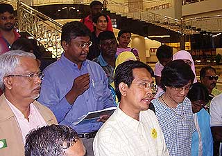 protes klcc arrest court hearing 280108 group
