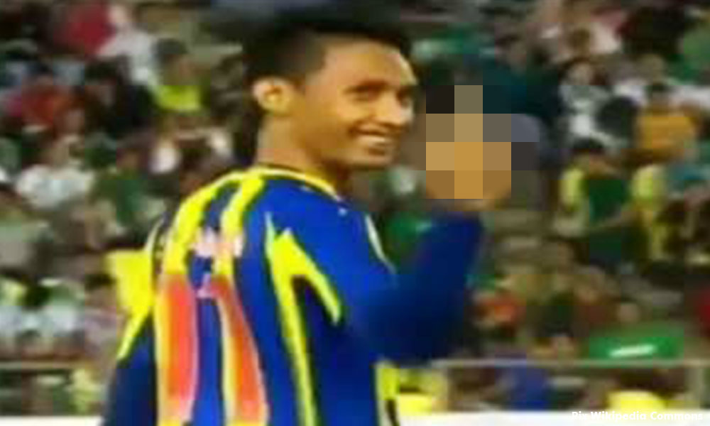 Pemain Pahang didenda kerana tunjuk jari tengah