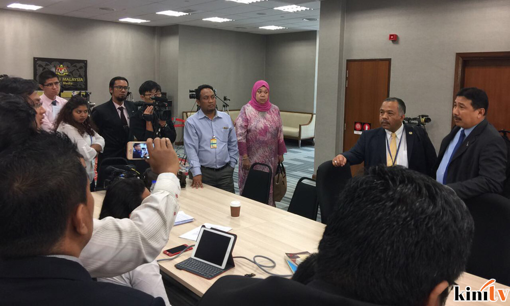 Parliament lobby ban to avoid ministers being misquoted, say senior gov't aides