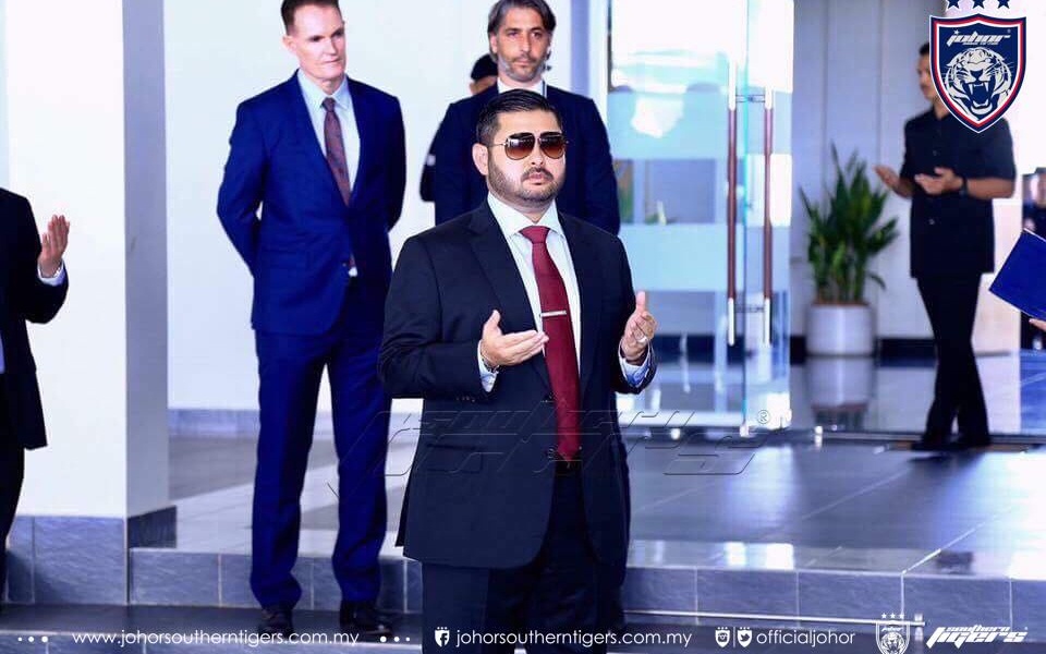 Ikut momentum saya, tegas Tunku Ismail