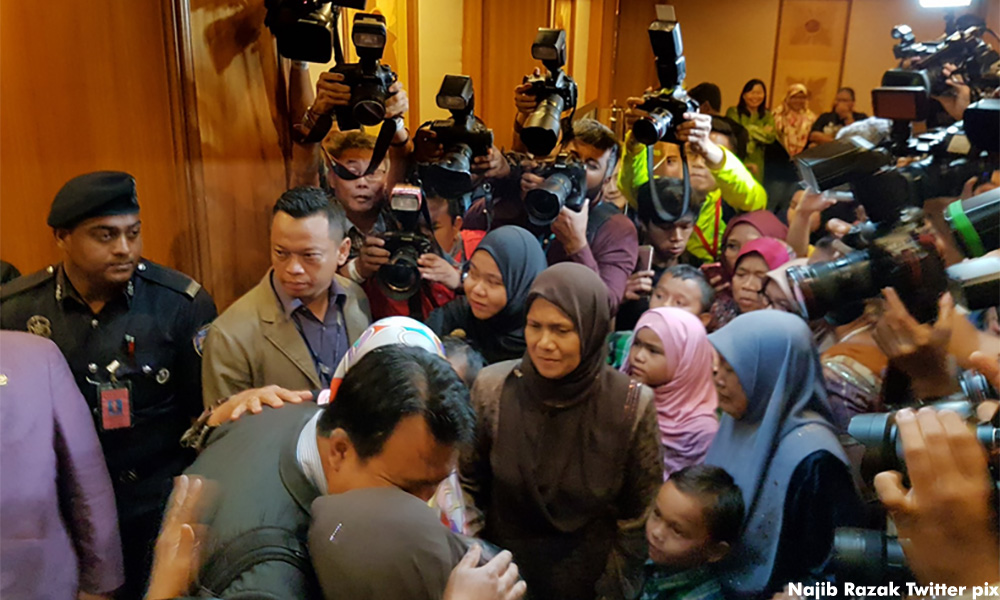 Krisis Korea Utara: 9 rakyat M'sia selamat tiba di KLIA