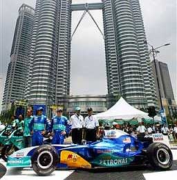 malaysia formula one race 170305 petronas team posing